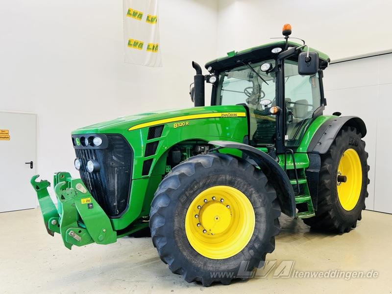 John Deere 8320R - Трактор: фото 1 John Deere 8320R - Трактор: фото 1