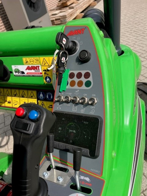 Новый Компактный фронтальный погрузчик AVANT 635i TDL+: фото 8 Новый Компактный фронтальный погрузчик AVANT 635i TDL+: фото 8