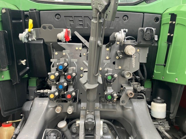FENDT 724 profi plus - Трактор: фото 4 FENDT 724 profi plus - Трактор: фото 4