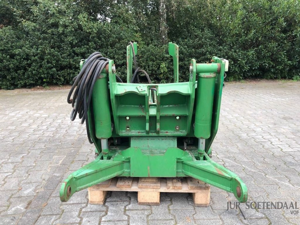 JOHN DEERE frontlinkage - Трактор: фото 1 JOHN DEERE frontlinkage - Трактор: фото 1