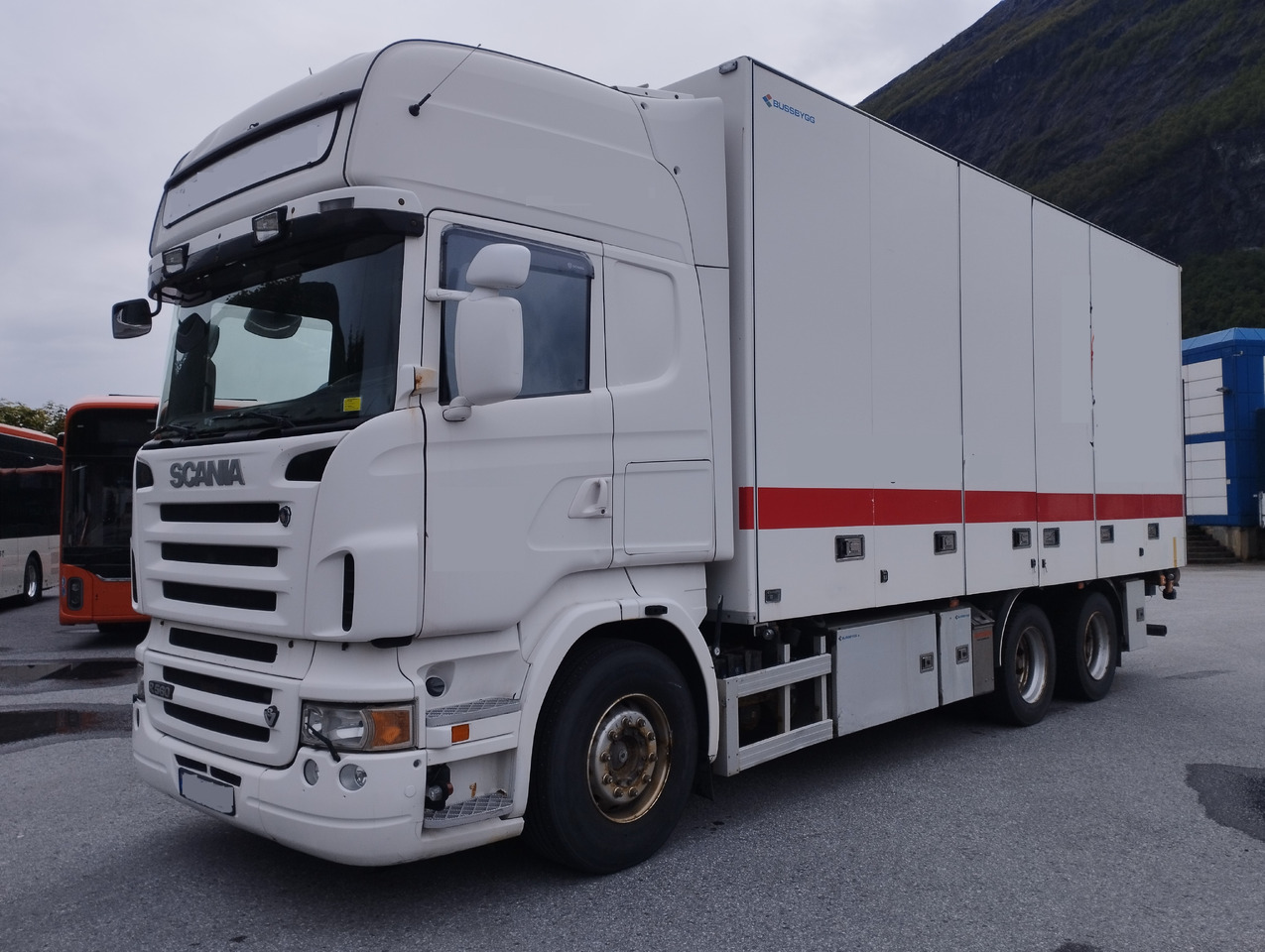SCANIA R560 6x2,retarder,isolated box - Грузовик с закрытым кузовом: фото 1 SCANIA R560 6x2,retarder,isolated box - Грузовик с закрытым кузовом: фото 1