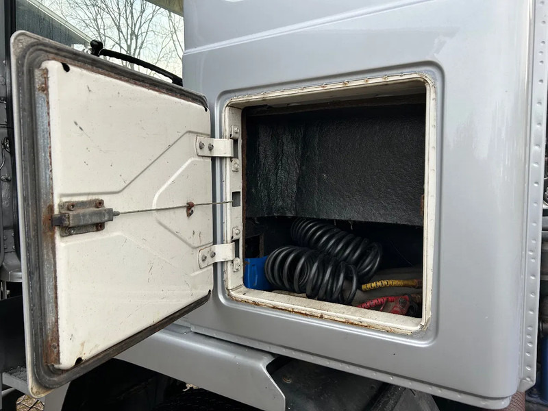 Фото интерьера 2: Тягач Volvo F 16.505 hp | 4x2 | AIR SUSPENSION | 1992 | GLOBETROTTER |