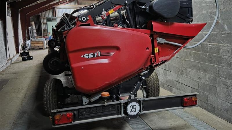 Case IH 8250 Axial-Flow med 35fod Varicut skærebord. Dansk - Зерноуборочный комбайн: фото 4 Case IH 8250 Axial-Flow med 35fod Varicut skærebord. Dansk - Зерноуборочный комбайн: фото 4