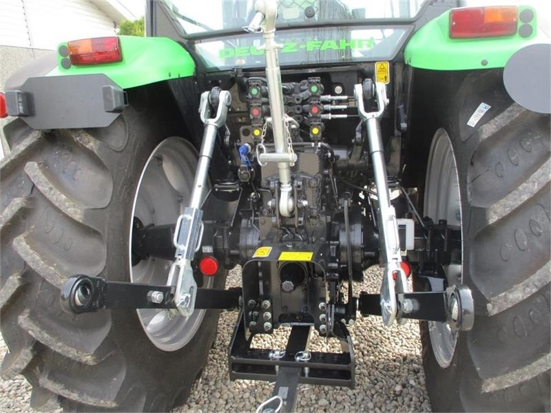 Deutz-fahr Agrofarm 115G with 30F+30R Hi-Lo and CreepGear - Трактор: фото 3 Deutz-fahr Agrofarm 115G with 30F+30R Hi-Lo and CreepGear - Трактор: фото 3