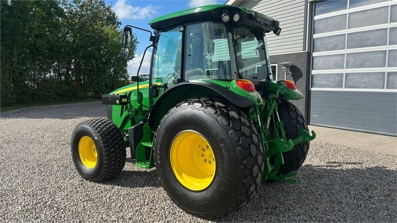 John Deere 5090 M Med græsdæk - Трактор: фото 3 John Deere 5090 M Med græsdæk - Трактор: фото 3