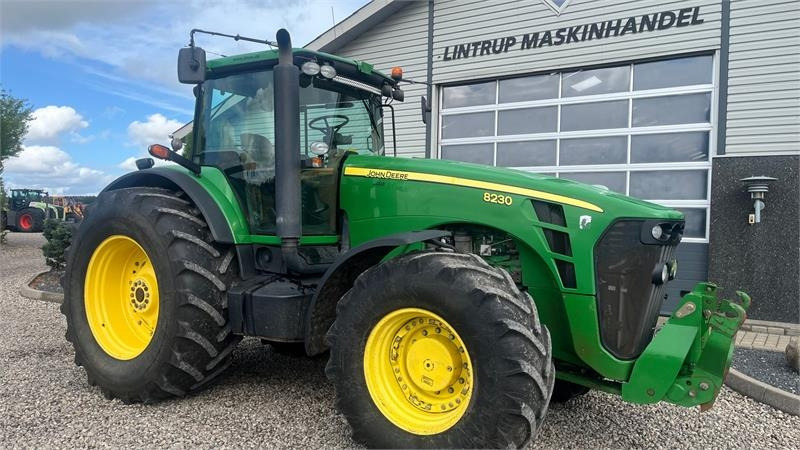 Трактор John Deere 8230 Med frontlift: фото 16