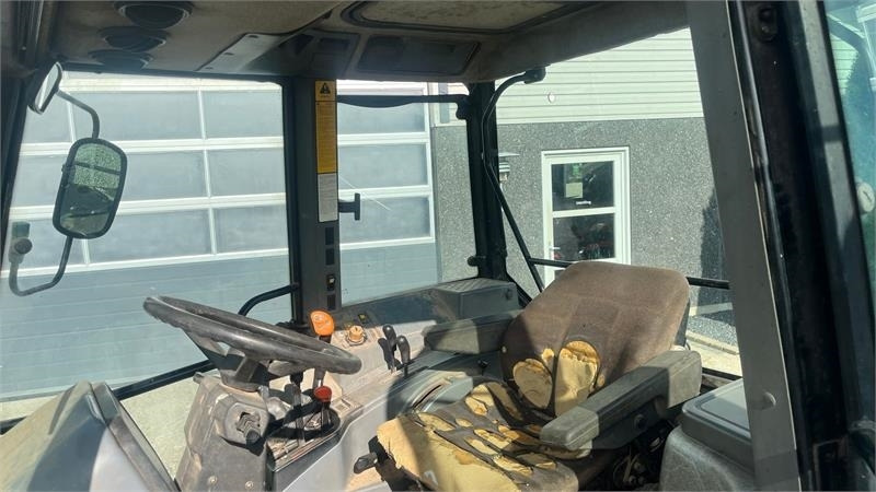 New Holland 5640 SL Dualpower - Трактор: фото 5 New Holland 5640 SL Dualpower - Трактор: фото 5