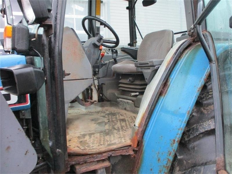 Трактор New Holland 7740 SLE Turbo Med frontlæsser og frontlift.: фото 6