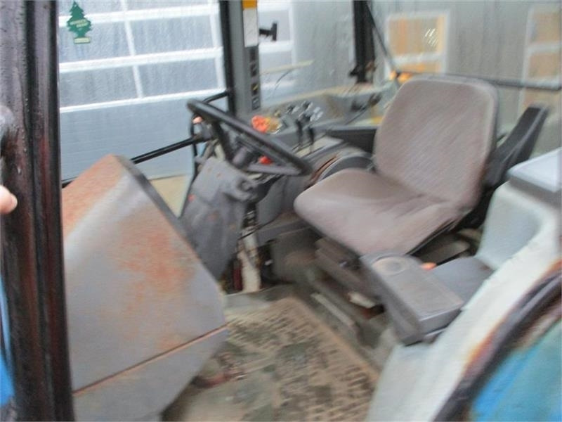 Трактор New Holland 7740 SLE Turbo Med frontlæsser og frontlift.: фото 7