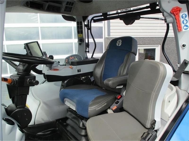 New Holland T7.230 AutoCommand, meget velholdt traktor - Трактор: фото 3 New Holland T7.230 AutoCommand, meget velholdt traktor - Трактор: фото 3