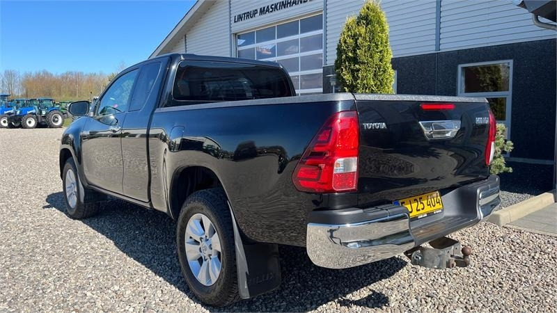 Toyota Hilux 4WD Pick-up med træk til 3200 kg. Meget velh - Навесное оборудование для комбайна: фото 5 Toyota Hilux 4WD Pick-up med træk til 3200 kg. Meget velh - Навесное оборудование для комбайна: фото 5
