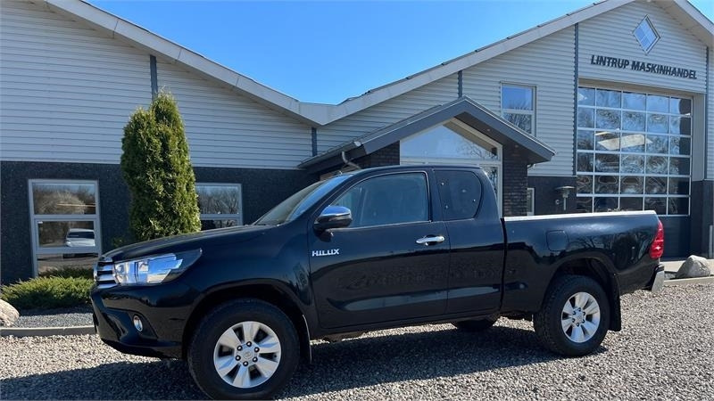 Toyota Hilux 4WD Pick-up med træk til 3200 kg. Meget velh - Навесное оборудование для комбайна: фото 2 Toyota Hilux 4WD Pick-up med træk til 3200 kg. Meget velh - Навесное оборудование для комбайна: фото 2