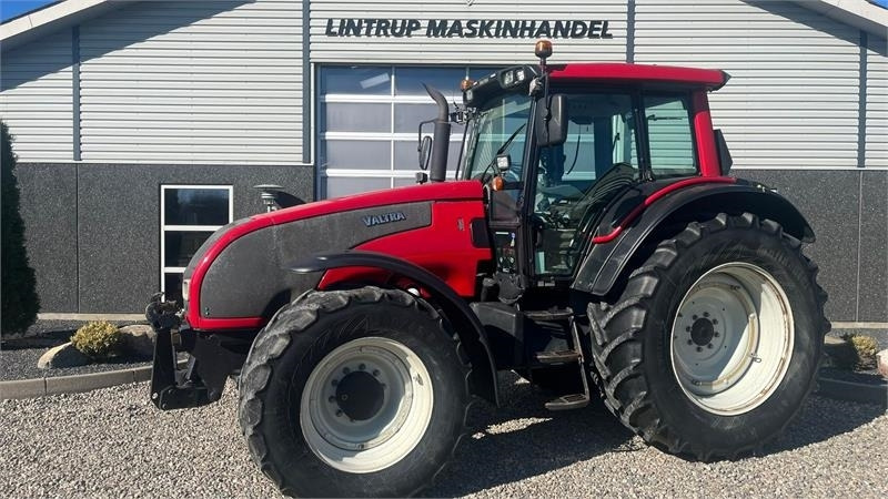 Valtra T171 Frontlift og fuld affjedring - Трактор: фото 1 Valtra T171 Frontlift og fuld affjedring - Трактор: фото 1