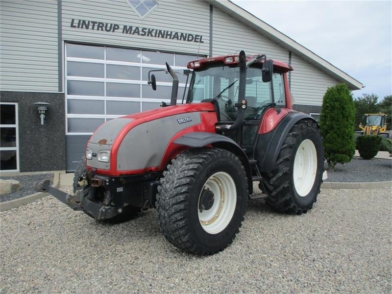 Valtra T190 Med frontlift og affjedret foraksel - Трактор: фото 2 Valtra T190 Med frontlift og affjedret foraksel - Трактор: фото 2