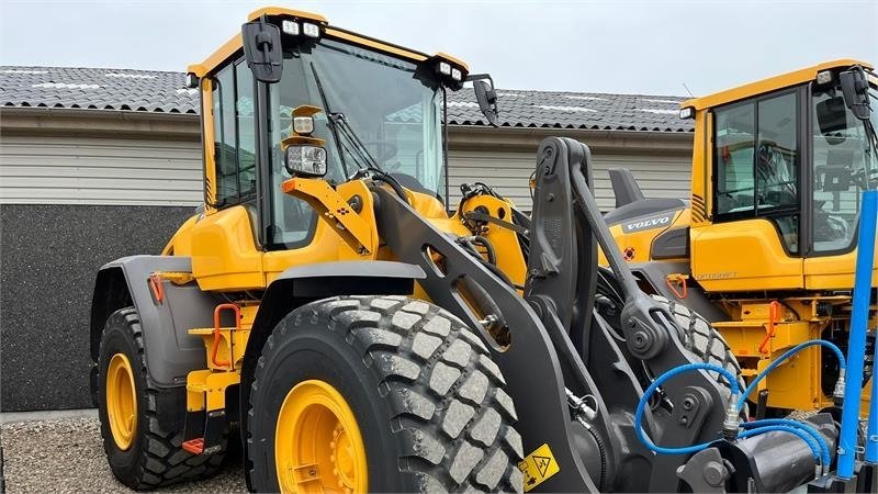 Volvo L 90H H2 fabriksny Dansk maskine med masser af ud - Колёсный погрузчик: фото 1 Volvo L 90H H2 fabriksny Dansk maskine med masser af ud - Колёсный погрузчик: фото 1