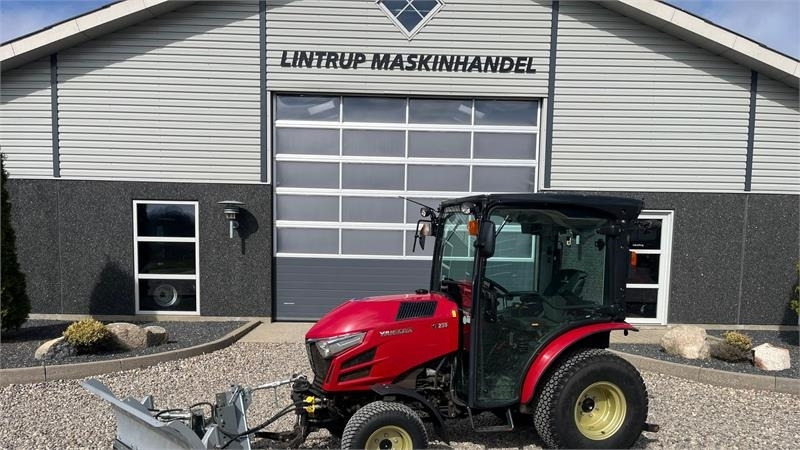 Yanmar YT 235H 4WD Snow Edition med sneplov og spreder - Коммунальный трактор: фото 1 Yanmar YT 235H 4WD Snow Edition med sneplov og spreder - Коммунальный трактор: фото 1