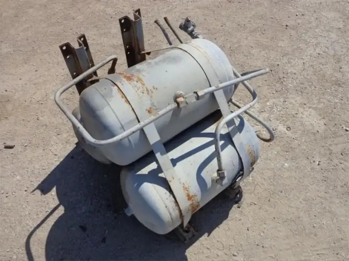 Volvo Airtanks From Volvo F88-F89  - Детали тормозной системы для Грузовиков: фото 1 Volvo Airtanks From Volvo F88-F89  - Детали тормозной системы для Грузовиков: фото 1