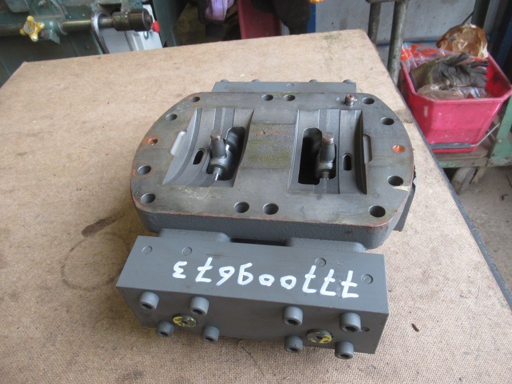 Hitachi 4217020 - - Масляный насос для Строительной техники: фото 3 Hitachi 4217020 - - Масляный насос для Строительной техники: фото 3