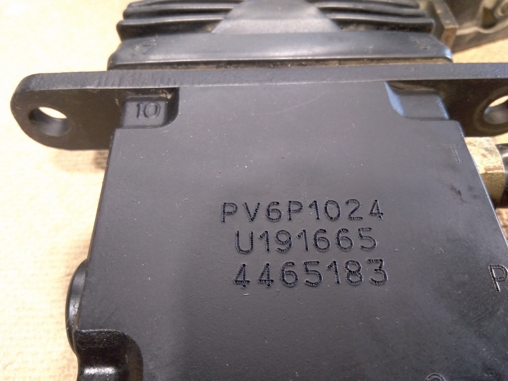 Hitachi 4465183 - - Педаль для Строительной техники: фото 5 Hitachi 4465183 - - Педаль для Строительной техники: фото 5