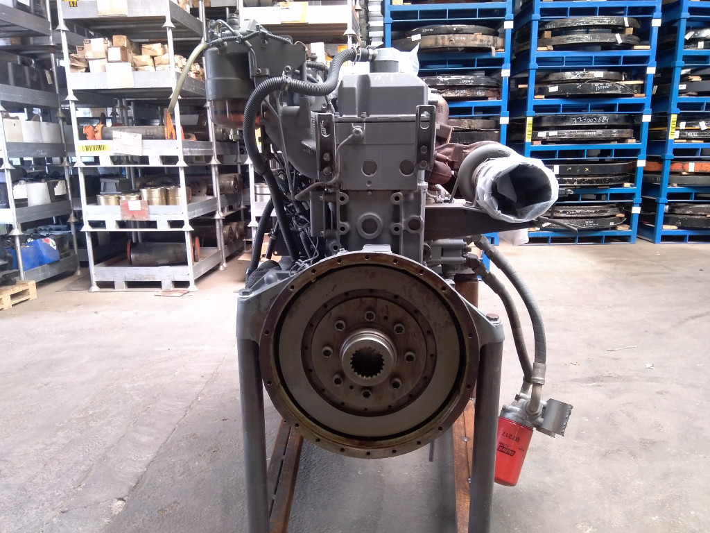 Hitachi 4644223 - 4687458 - Двигатель для Строительной техники: фото 4 Hitachi 4644223 - 4687458 - Двигатель для Строительной техники: фото 4