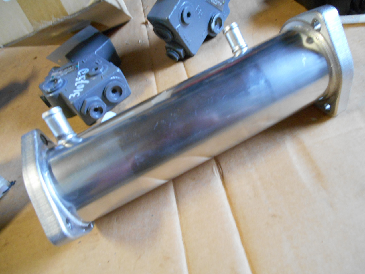 Hitachi 8980281121 - 8982127150 - Радиатор EGR для Сельскохозяйственной техники: фото 5 Hitachi 8980281121 - 8982127150 - Радиатор EGR для Сельскохозяйственной техники: фото 5