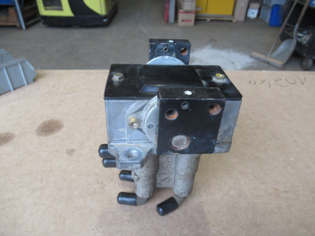 Hitachi HVP05S-040-101 - - Педаль для Строительной техники: фото 4 Hitachi HVP05S-040-101 - - Педаль для Строительной техники: фото 4