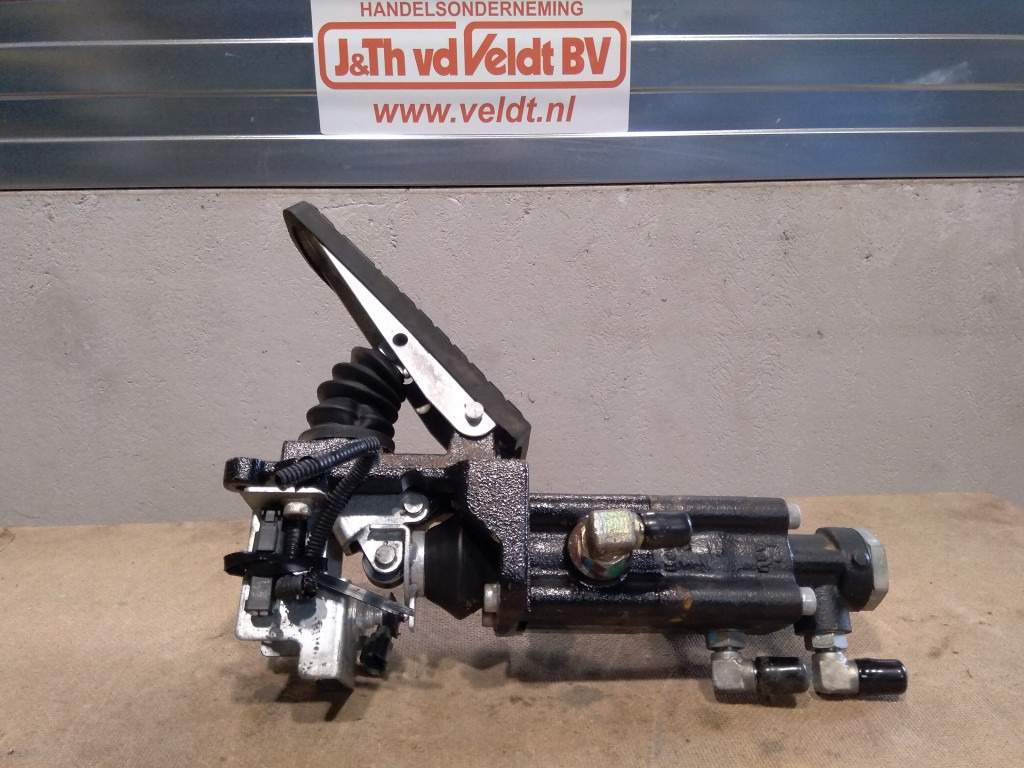 Hitachi ZX140W-3 - - Педаль для Строительной техники: фото 5 Hitachi ZX140W-3 - - Педаль для Строительной техники: фото 5