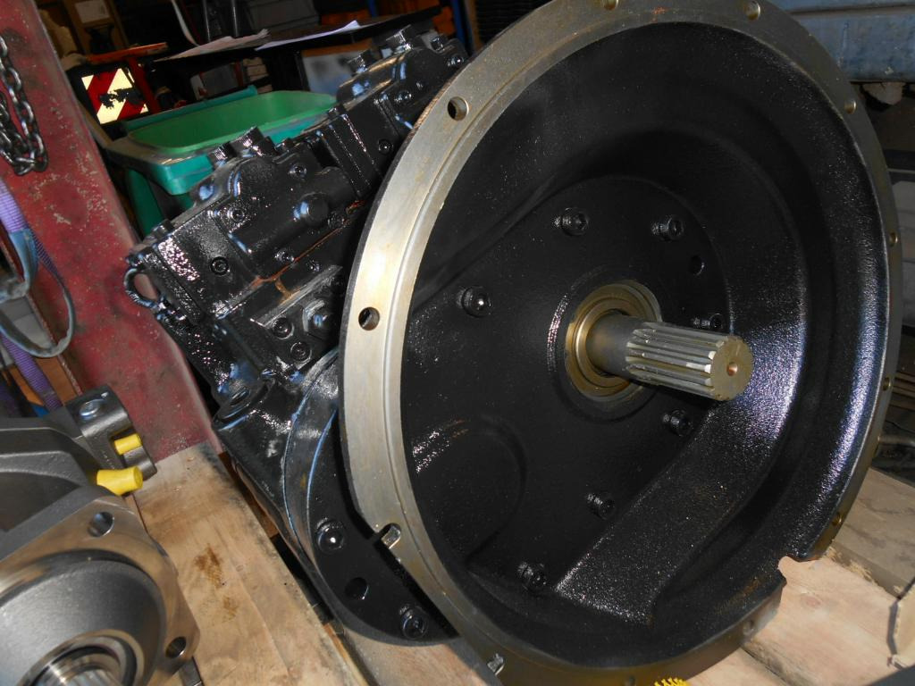 Kobelco YN10V00008F3 - YN10V00008F2 - Гидравлический насос для Строительной техники: фото 4 Kobelco YN10V00008F3 - YN10V00008F2 - Гидравлический насос для Строительной техники: фото 4