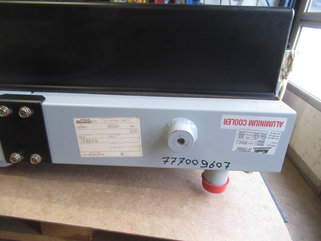 New Holland 2928821 - Система охлаждения для Сельскохозяйственной техники: фото 3 New Holland 2928821 - Система охлаждения для Сельскохозяйственной техники: фото 3