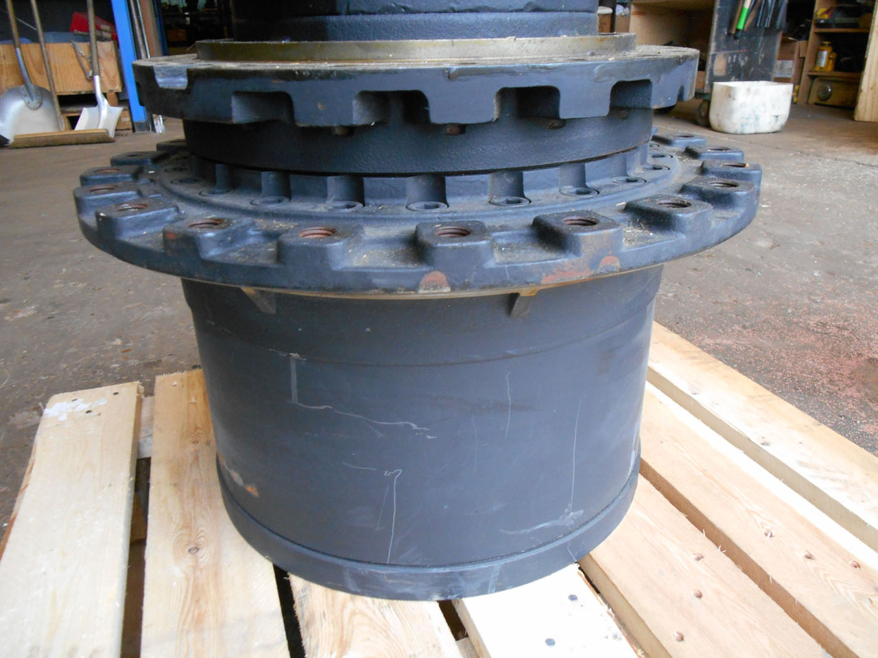 New Holland LB15V00002F3 - Бортовой редуктор для Строительной техники: фото 4 New Holland LB15V00002F3 - Бортовой редуктор для Строительной техники: фото 4