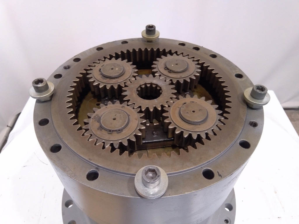 New Holland LS32W00006F1 - 72216689 - Поворотный редуктор для Сельскохозяйственной техники: фото 2 New Holland LS32W00006F1 - 72216689 - Поворотный редуктор для Сельскохозяйственной техники: фото 2
