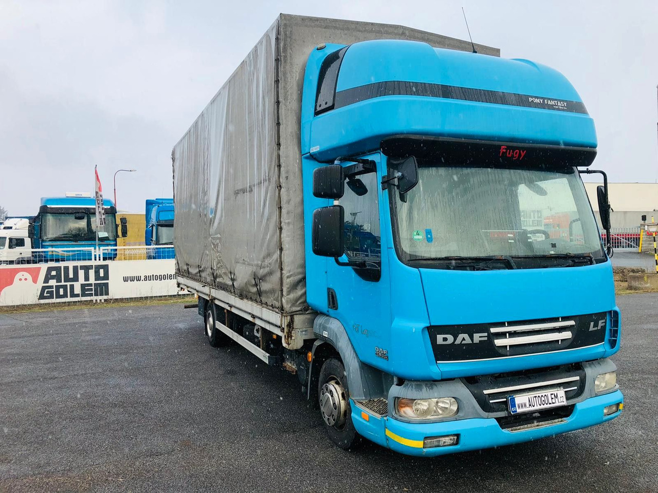 DAF LA LF45.220 G12 - Тентованный грузовик: фото 2 DAF LA LF45.220 G12 - Тентованный грузовик: фото 2