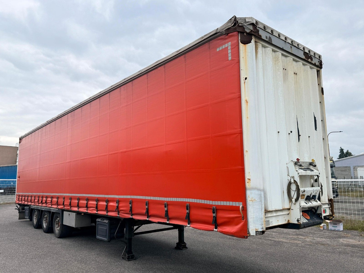 Krone SD - Тентованный полуприцеп: фото 3 Krone SD - Тентованный полуприцеп: фото 3