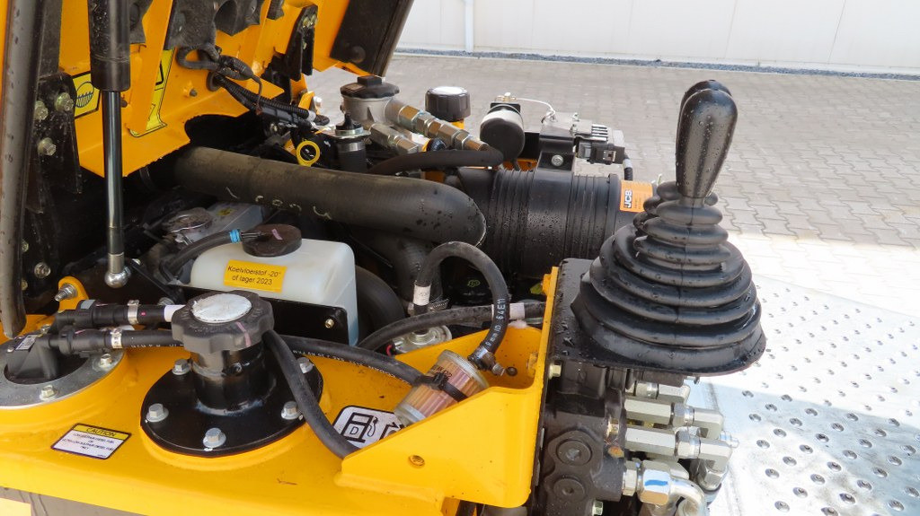 Мини-самосвал JCB 1T-2 HT: фото 10 Мини-самосвал JCB 1T-2 HT: фото 10