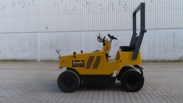 Sakai TS 160-2 - Пневмоколесный каток: фото 5 Sakai TS 160-2 - Пневмоколесный каток: фото 5