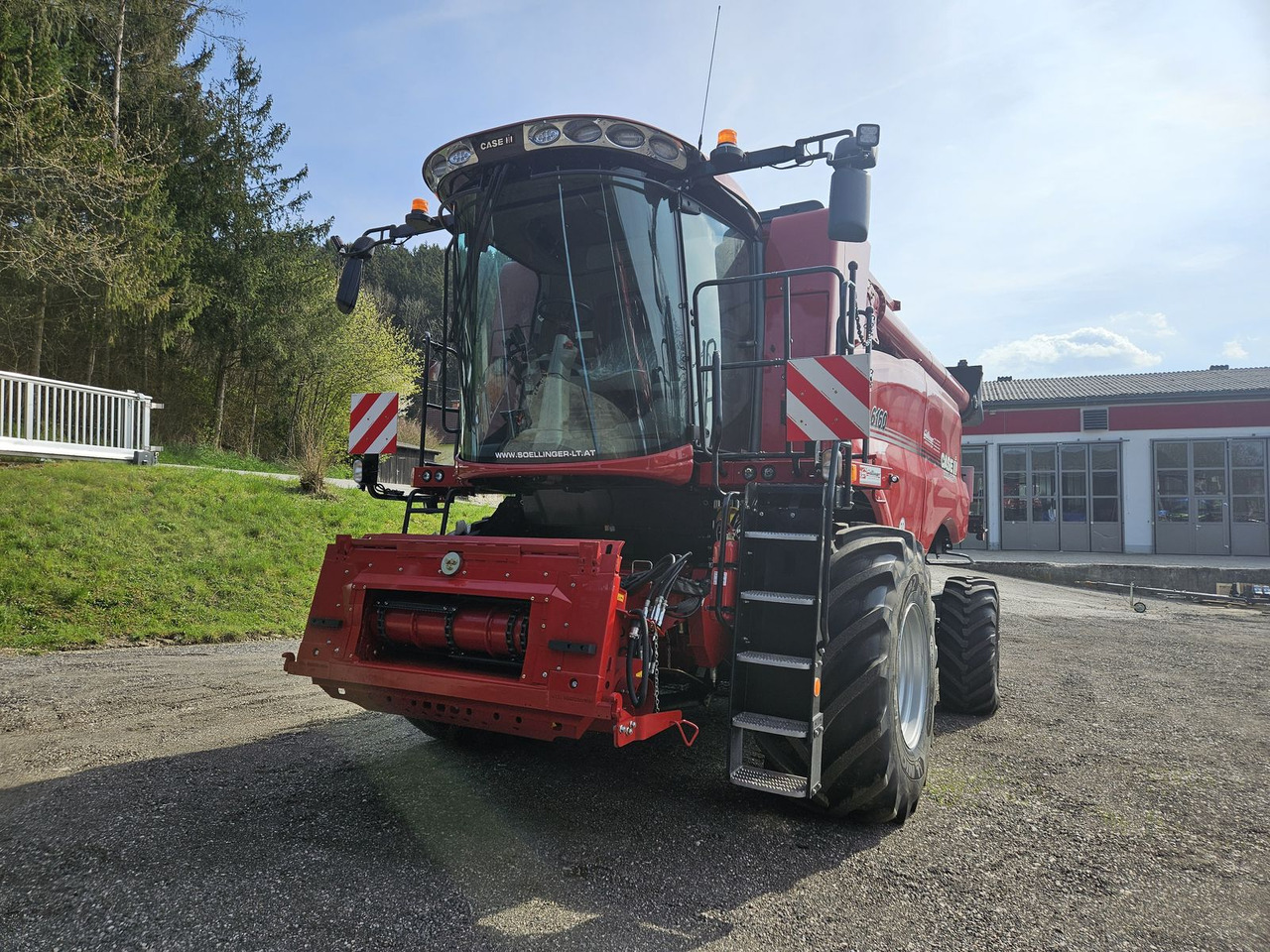 Case IH Axial-Flow 6160 - Зерноуборочный комбайн: фото 1 Case IH Axial-Flow 6160 - Зерноуборочный комбайн: фото 1