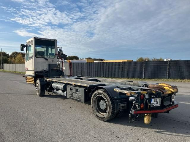 BC 182 - Грузовик-контейнеровоз/ Сменный кузов: фото 4 BC 182 - Грузовик-контейнеровоз/ Сменный кузов: фото 4