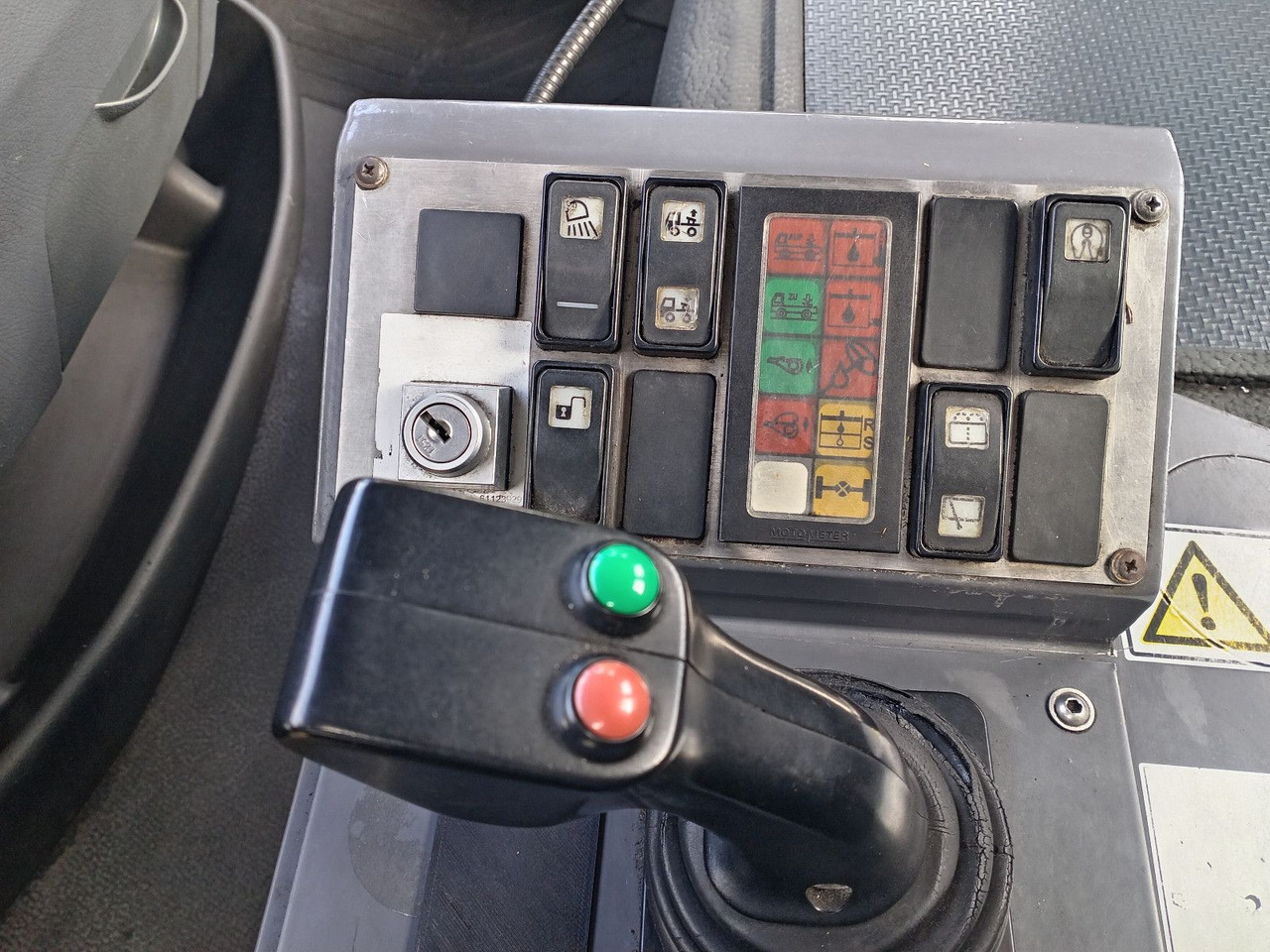 Грузовик-контейнеровоз/ Сменный кузов Mercedes-Benz Kamag Wiesel / WBH25 / KB3793 / mit Ganrantie: фото 13 Грузовик-контейнеровоз/ Сменный кузов Mercedes-Benz Kamag Wiesel / WBH25 / KB3793 / mit Ganrantie: фото 13