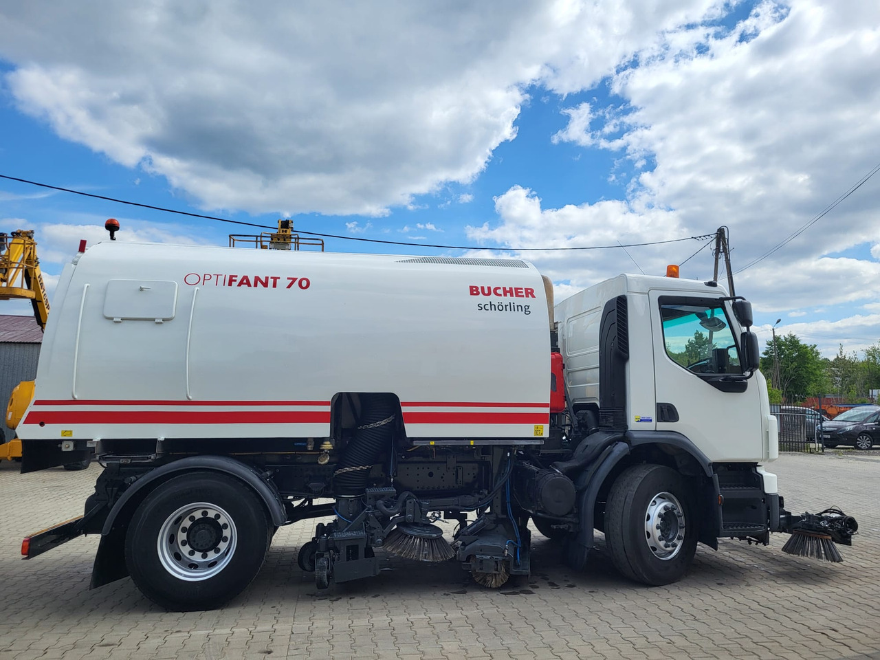 Volvo FE 320 two engines - Подметально-уборочная машина: фото 5 Volvo FE 320 two engines - Подметально-уборочная машина: фото 5