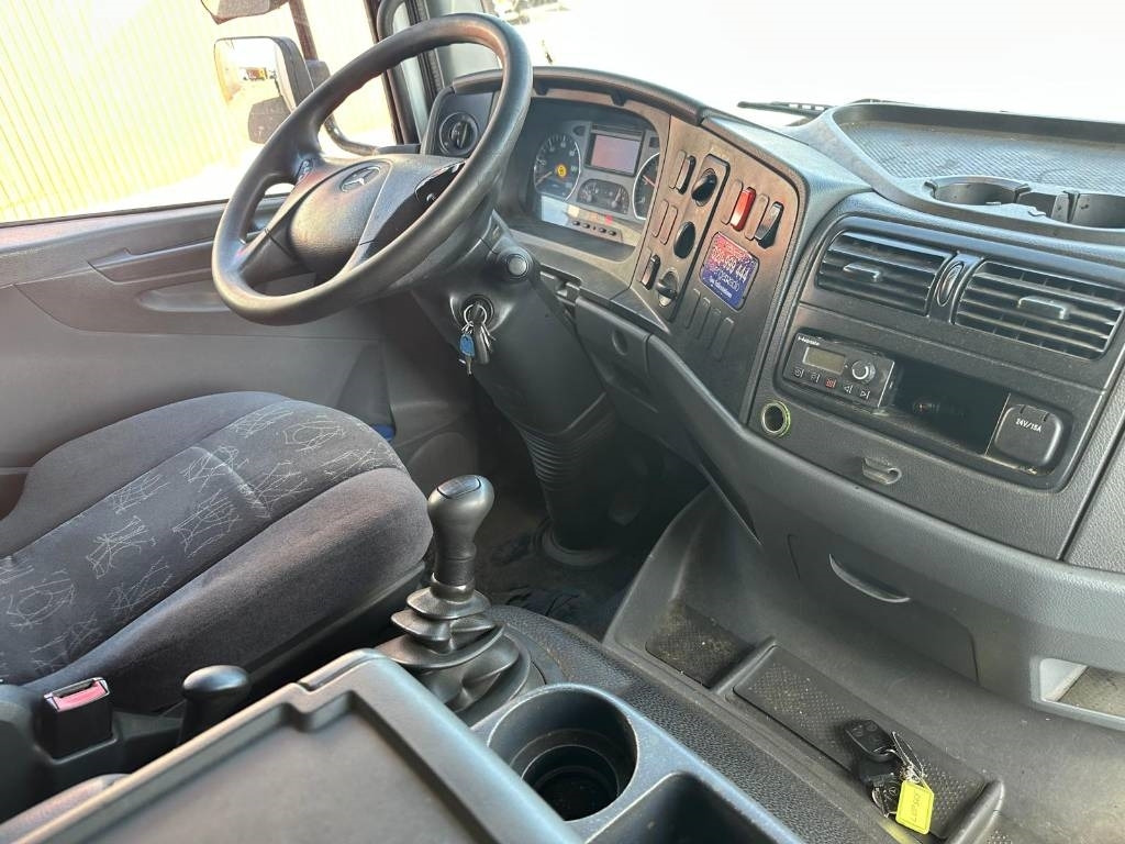 Mercedes-Benz 1624 serie 9580 - Грузовик с закрытым кузовом: фото 5 Mercedes-Benz 1624 serie 9580 - Грузовик с закрытым кузовом: фото 5