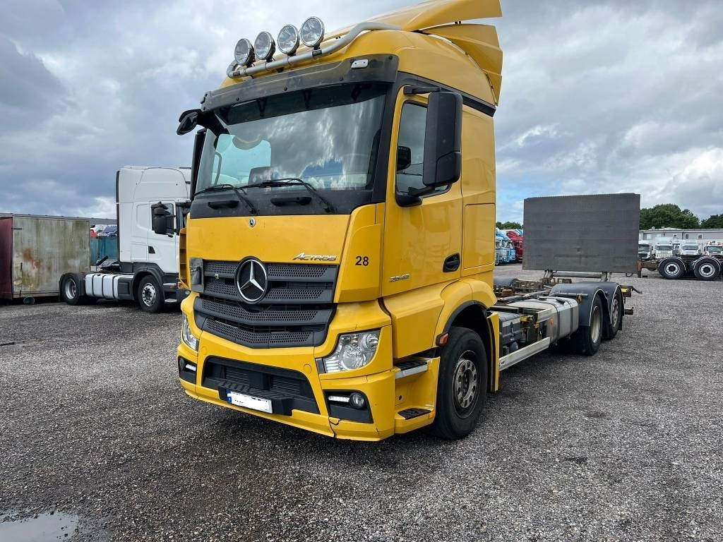 Mercedes-Benz 2548 SERIE NR 7342 - Грузовик-контейнеровоз/ Сменный кузов: фото 1 Mercedes-Benz 2548 SERIE NR 7342 - Грузовик-контейнеровоз/ Сменный кузов: фото 1