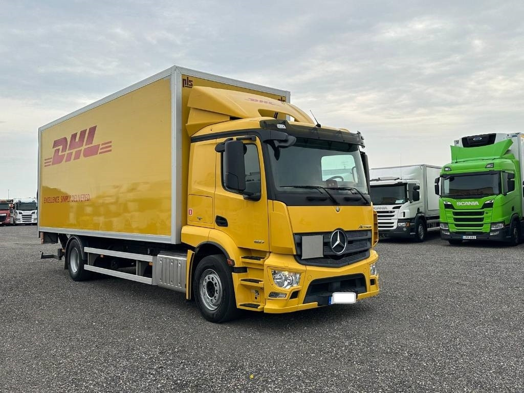 Mercedes-Benz Actros 1827 SERIE NR 2502 - Грузовик с закрытым кузовом: фото 2 Mercedes-Benz Actros 1827 SERIE NR 2502 - Грузовик с закрытым кузовом: фото 2
