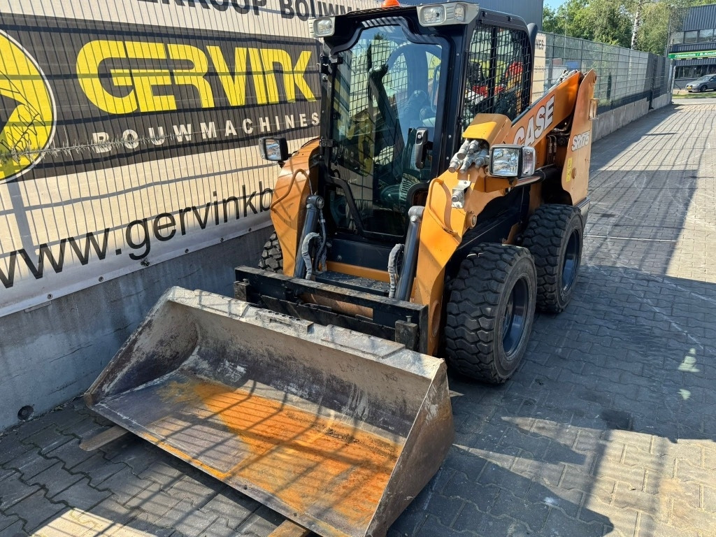 Case SR 175 - Мини-погрузчик с бортовым поворотом: фото 2 Case SR 175 - Мини-погрузчик с бортовым поворотом: фото 2