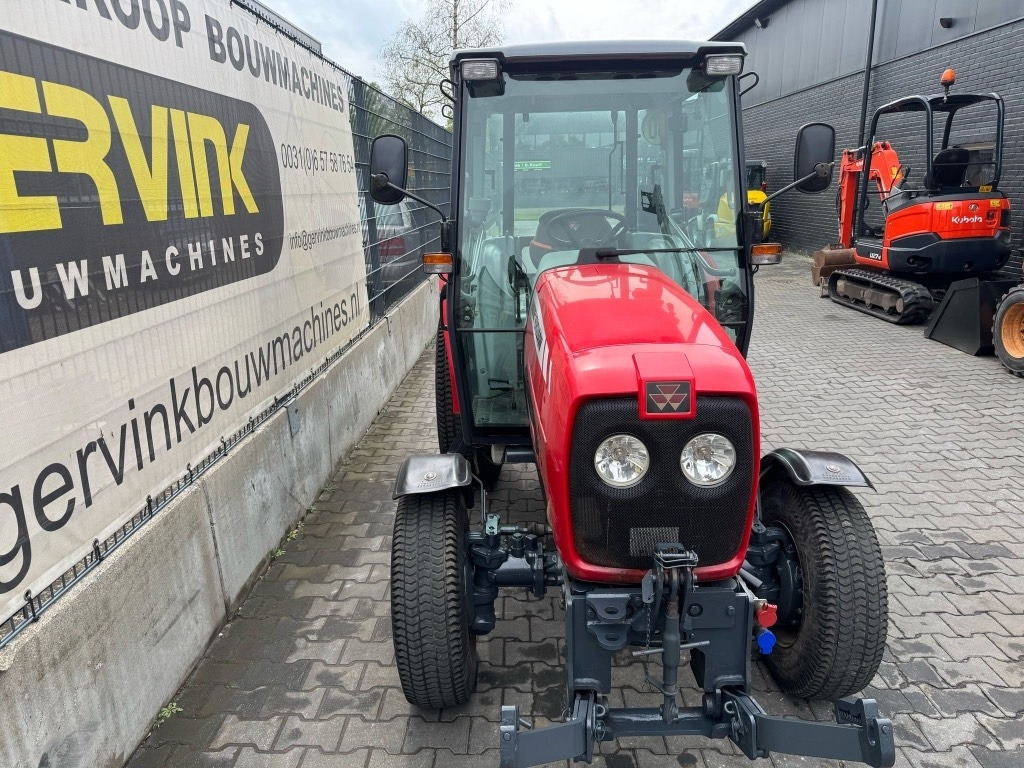 Massey Ferguson 1547 - Трактор: фото 3 Massey Ferguson 1547 - Трактор: фото 3