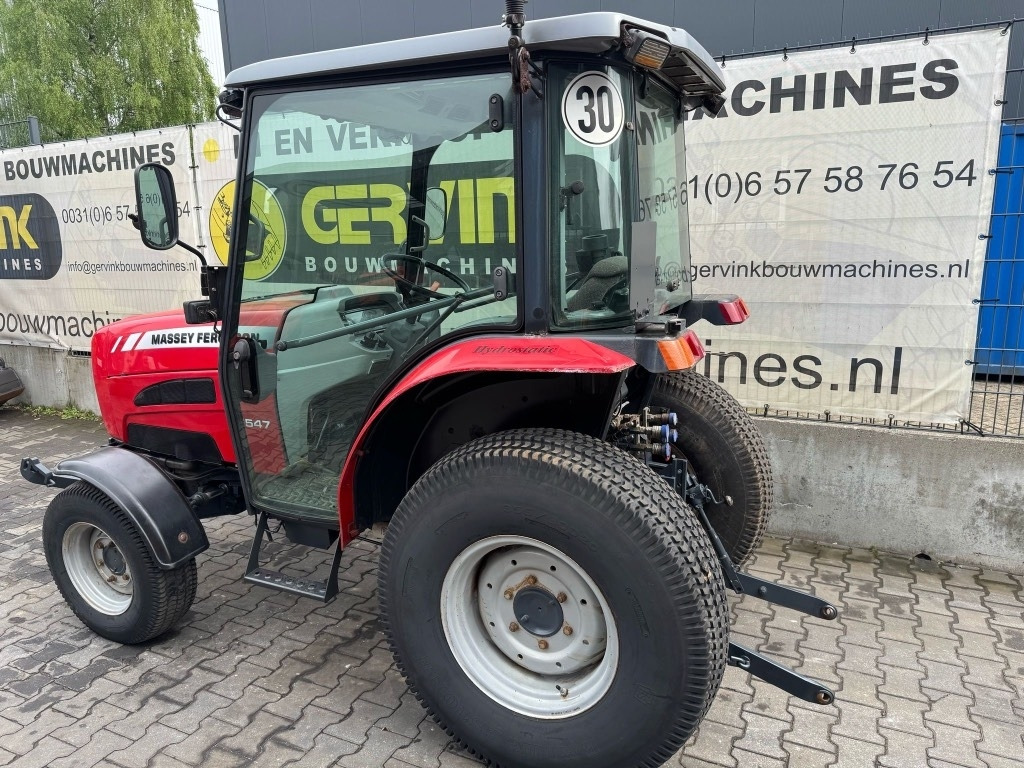 Massey Ferguson 1547 - Трактор: фото 4 Massey Ferguson 1547 - Трактор: фото 4