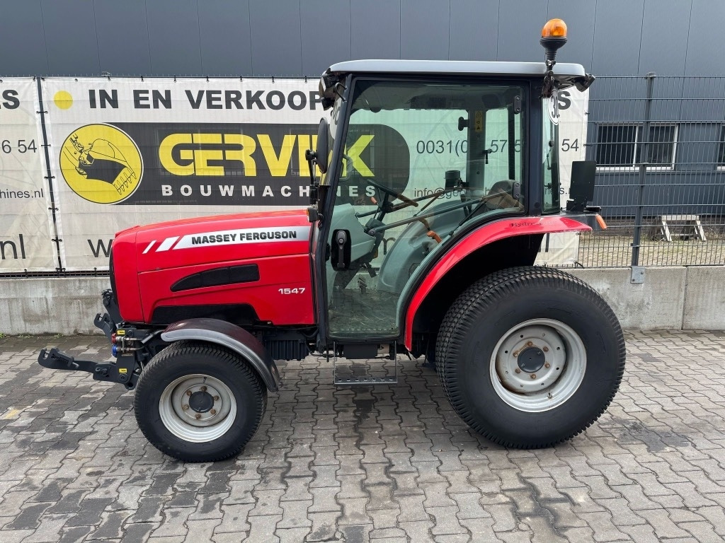 Massey Ferguson 1547 - Трактор: фото 1 Massey Ferguson 1547 - Трактор: фото 1
