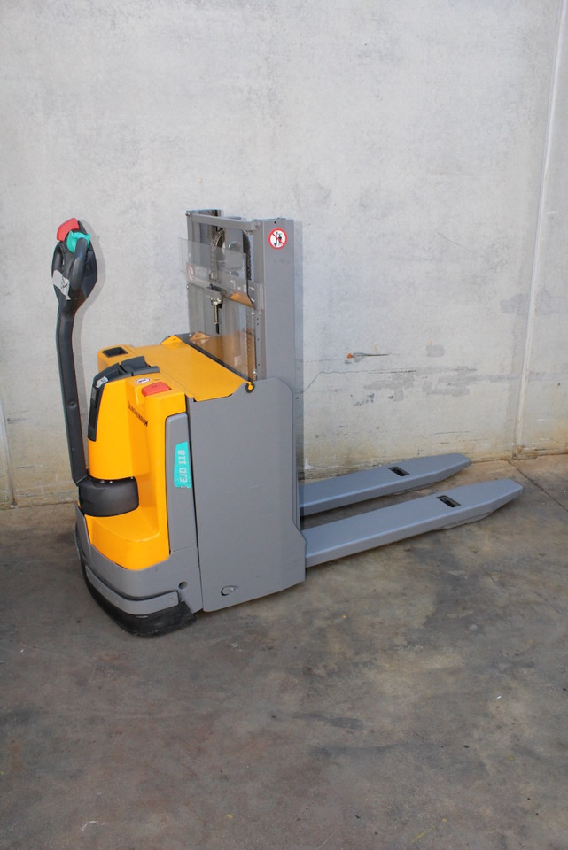 Jungheinrich EJD 118 166 ZT - Штабелер: фото 3 Jungheinrich EJD 118 166 ZT - Штабелер: фото 3