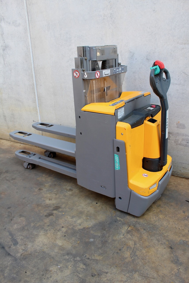 Jungheinrich EJD 222 205 DT - Штабелер: фото 1 Jungheinrich EJD 222 205 DT - Штабелер: фото 1