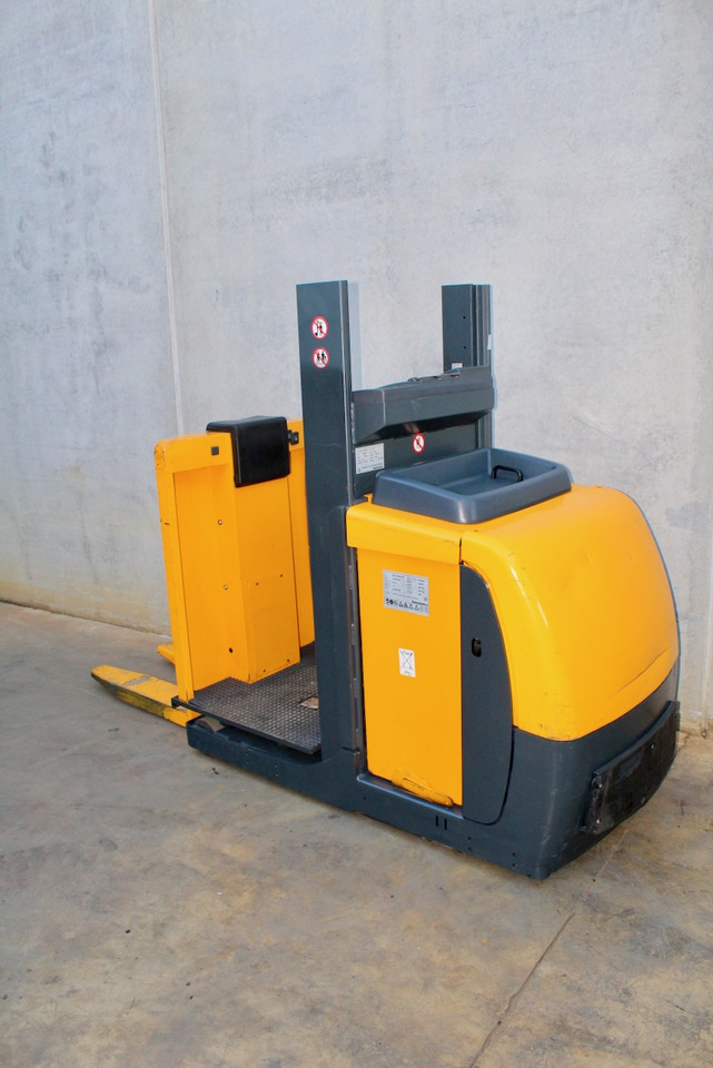 Jungheinrich EKS 110 Z 100 E - Сборщик заказов: фото 1 Jungheinrich EKS 110 Z 100 E - Сборщик заказов: фото 1