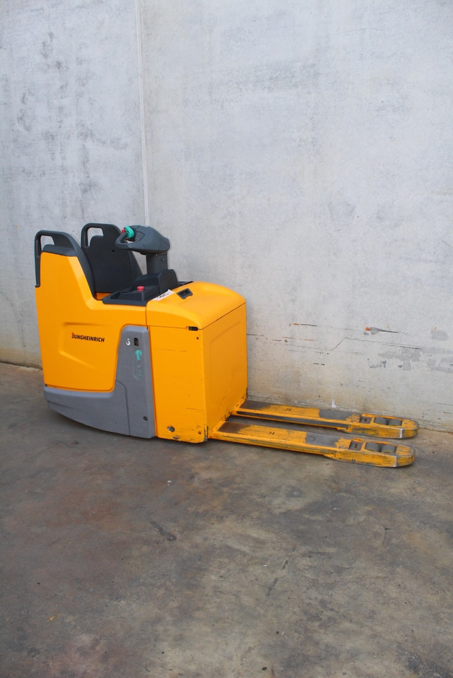 Jungheinrich ERE 225 LI-ION - Тележка: фото 4 Jungheinrich ERE 225 LI-ION - Тележка: фото 4